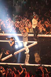Die 'Black Eyed Peas' melden sich mit ihrer neuen Single 'Boom Boom Pow' zurück (Foto: MartiN Schmitz)